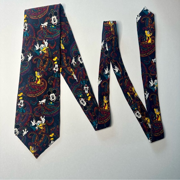 Vintage “The Disney Store” Classic Men’s Silk Tie 4” x 60”, Mickey Daffy Goofy - Picture 4 of 6